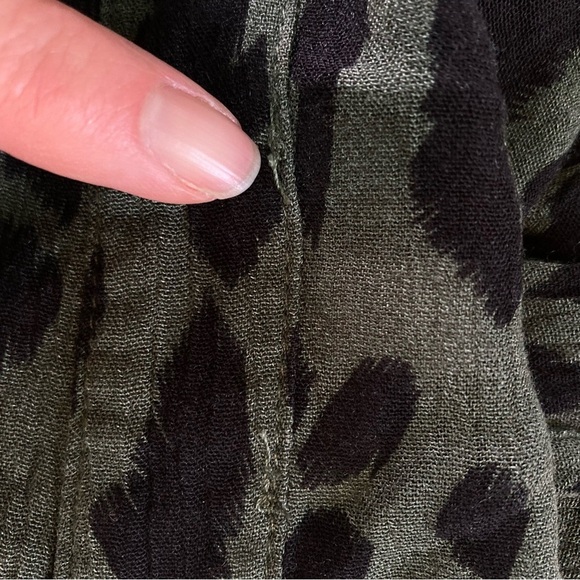 Umgee Cheetah Print Tunic Blouse V-Neck Raw Hem Green & Black (Size M) - Picture 14 of 14